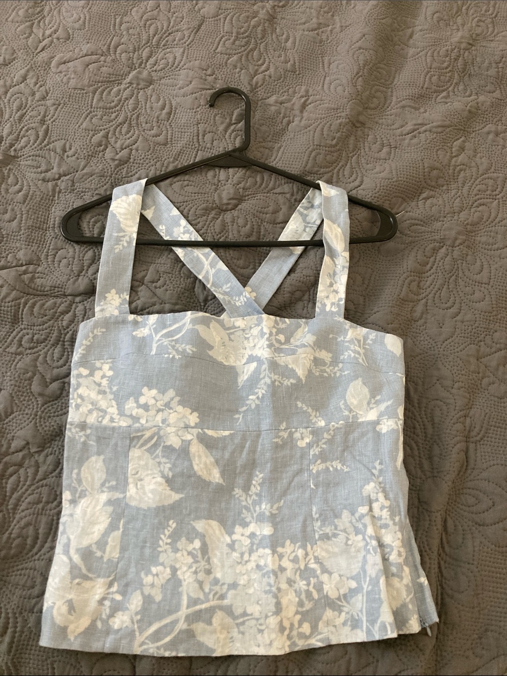 Light Blue Floral Sleeveless Linen-Blend Tank Top